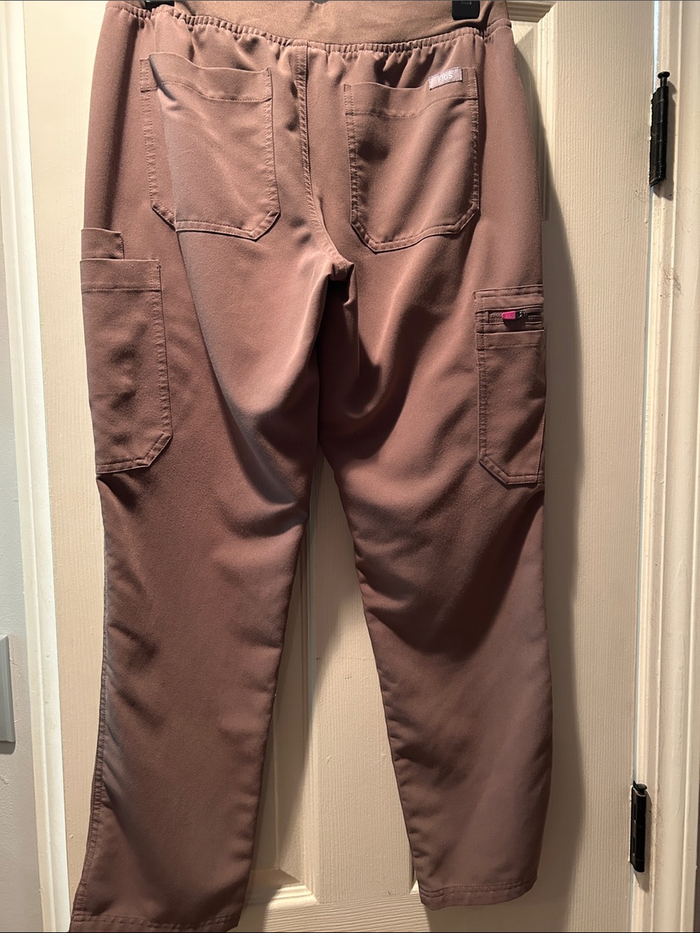 Smokey Taupe Figs scrubs Pants S petite - Picture 2 of 3
